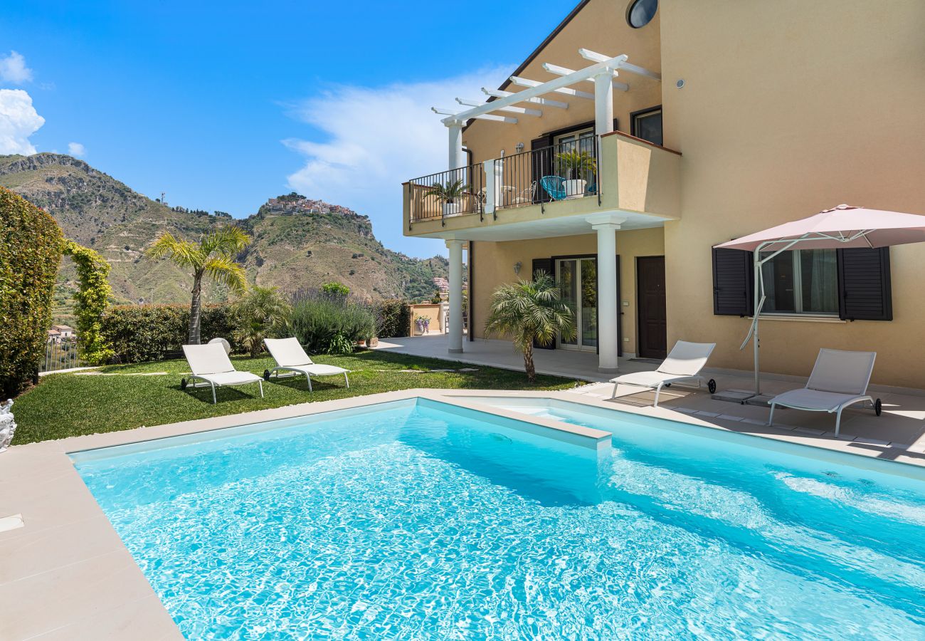 Villa a Castelmola - Villa con piscina a Castelmola, Taormina