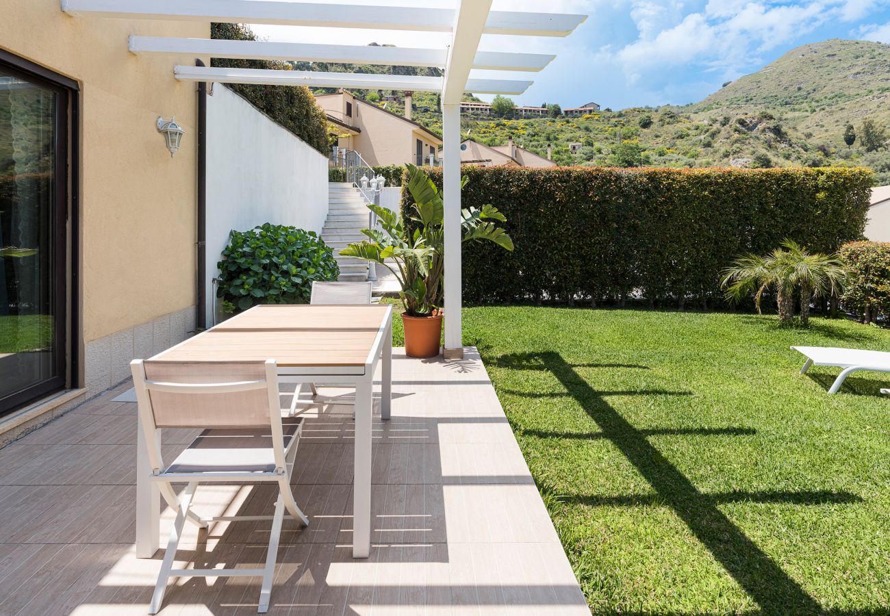 Villa a Castelmola - Villa con piscina a Castelmola, Taormina