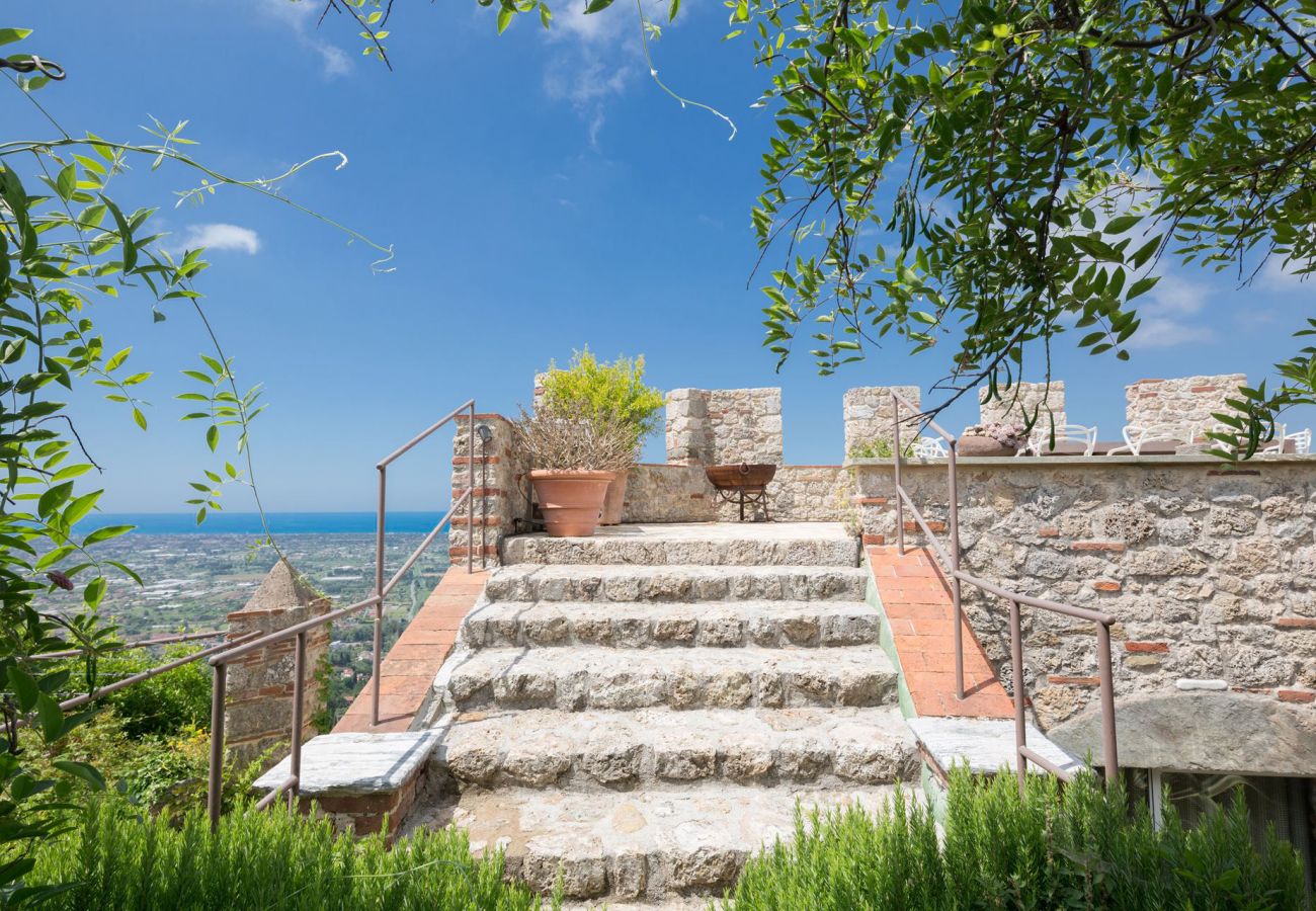 Villa a Camaiore - Villa con piscina riscaldata, panoramica, Camaiore