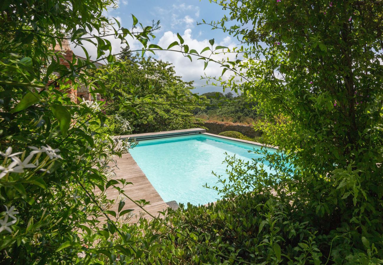 Villa a Camaiore - Villa con piscina riscaldata, panoramica, Camaiore