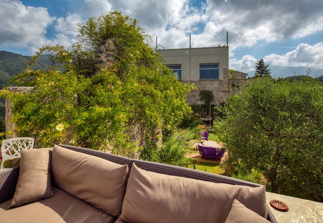 Villa a Camaiore - Villa con piscina riscaldata, panoramica, Camaiore