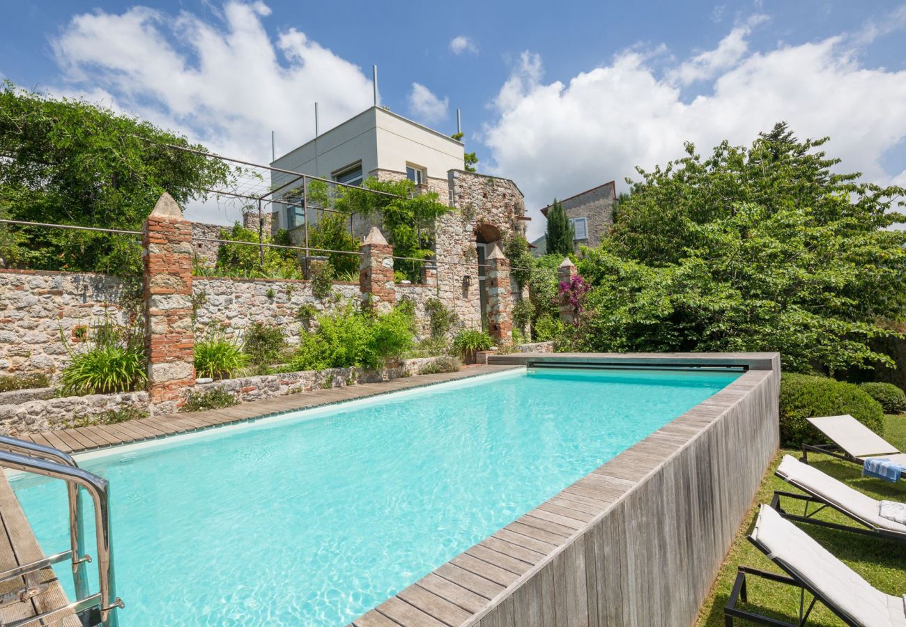 Villa a Camaiore - Villa con piscina riscaldata, panoramica, Camaiore