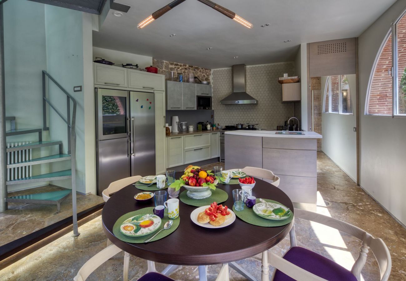 Villa a Camaiore - Villa con piscina riscaldata, panoramica, Camaiore