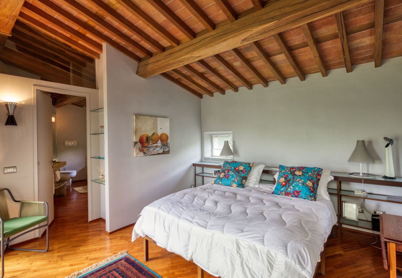 Villa a Camaiore - Villa con piscina riscaldata, panoramica, Camaiore