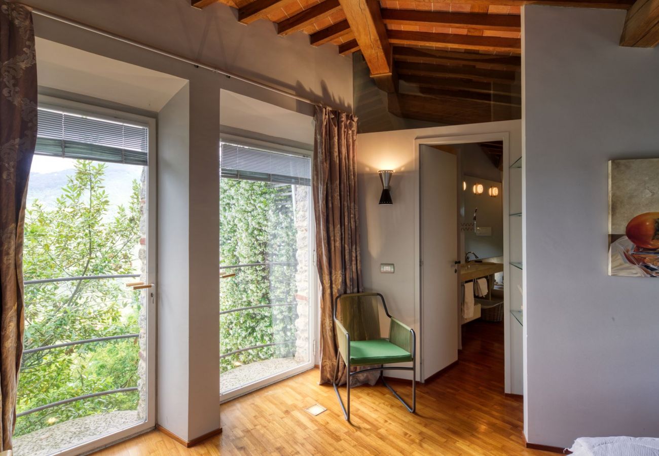 Villa a Camaiore - Villa con piscina riscaldata, panoramica, Camaiore