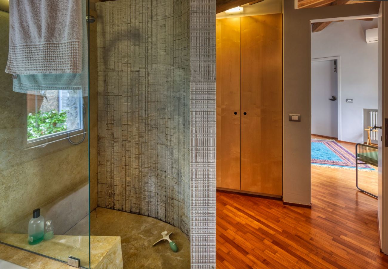 Villa a Camaiore - Villa con piscina riscaldata, panoramica, Camaiore