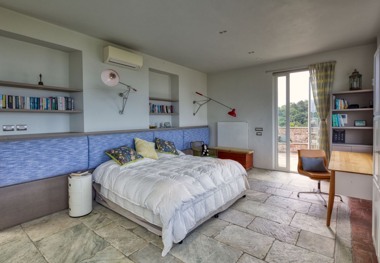 Villa a Camaiore - Villa con piscina riscaldata, panoramica, Camaiore