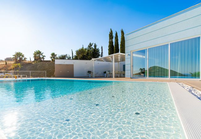 Villa a Montallegro - Splendida villa con piscina e vista mare a Bovo Marina Villa a Montallegro - Splendida villa con piscina e vista mare a Bovo Marina