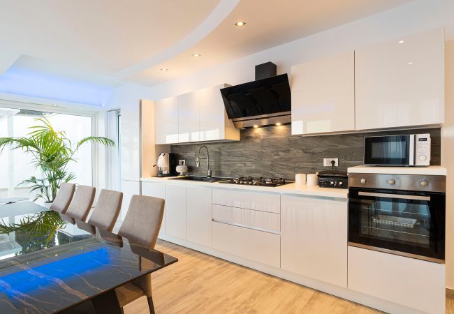 Villa a Montallegro - Splendida villa con piscina e vista mare a Bovo Marina Villa a Montallegro - Splendida villa con piscina e vista mare a Bovo Marina