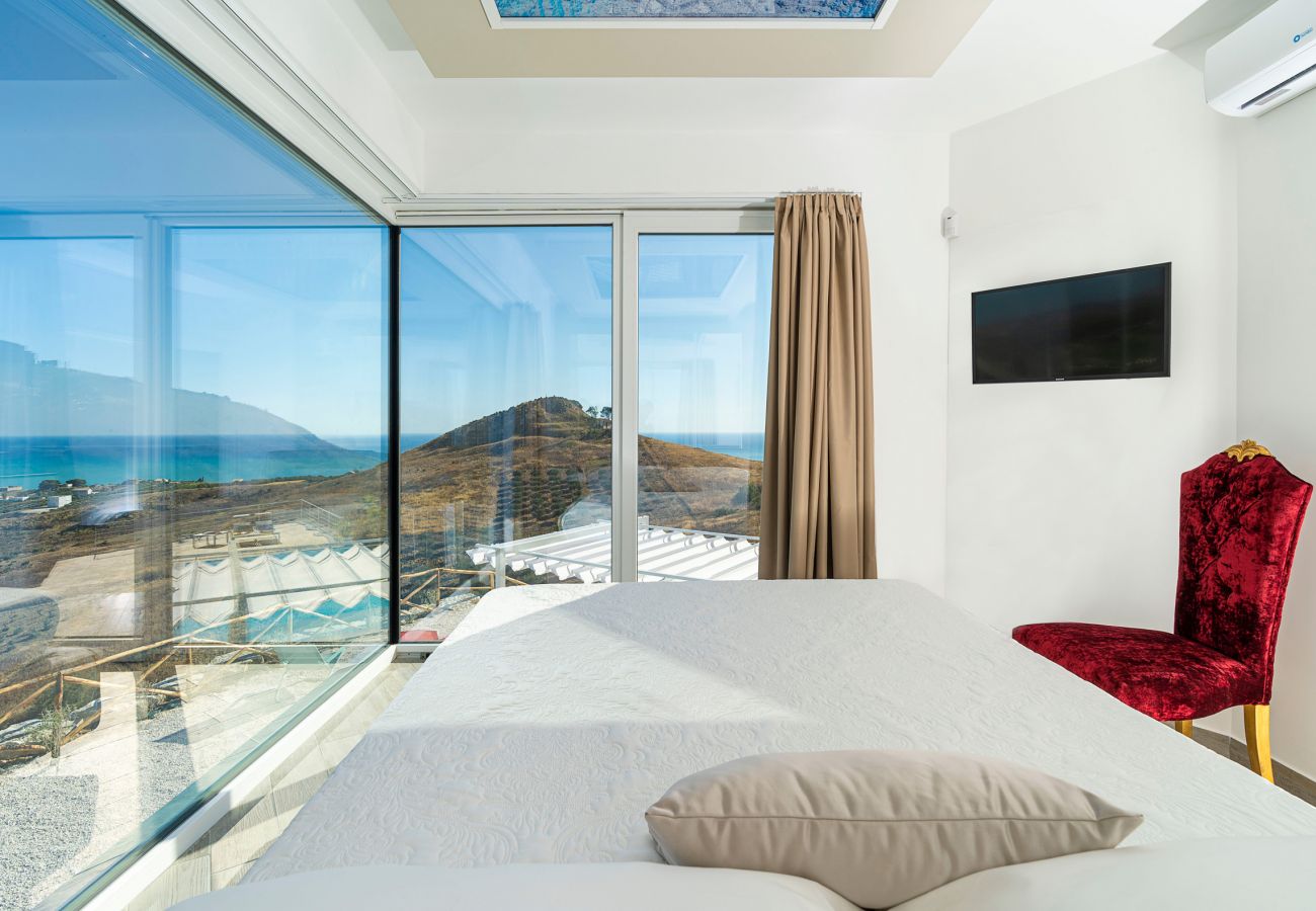 Villa a Montallegro - Splendida villa con piscina e vista mare a Bovo Marina