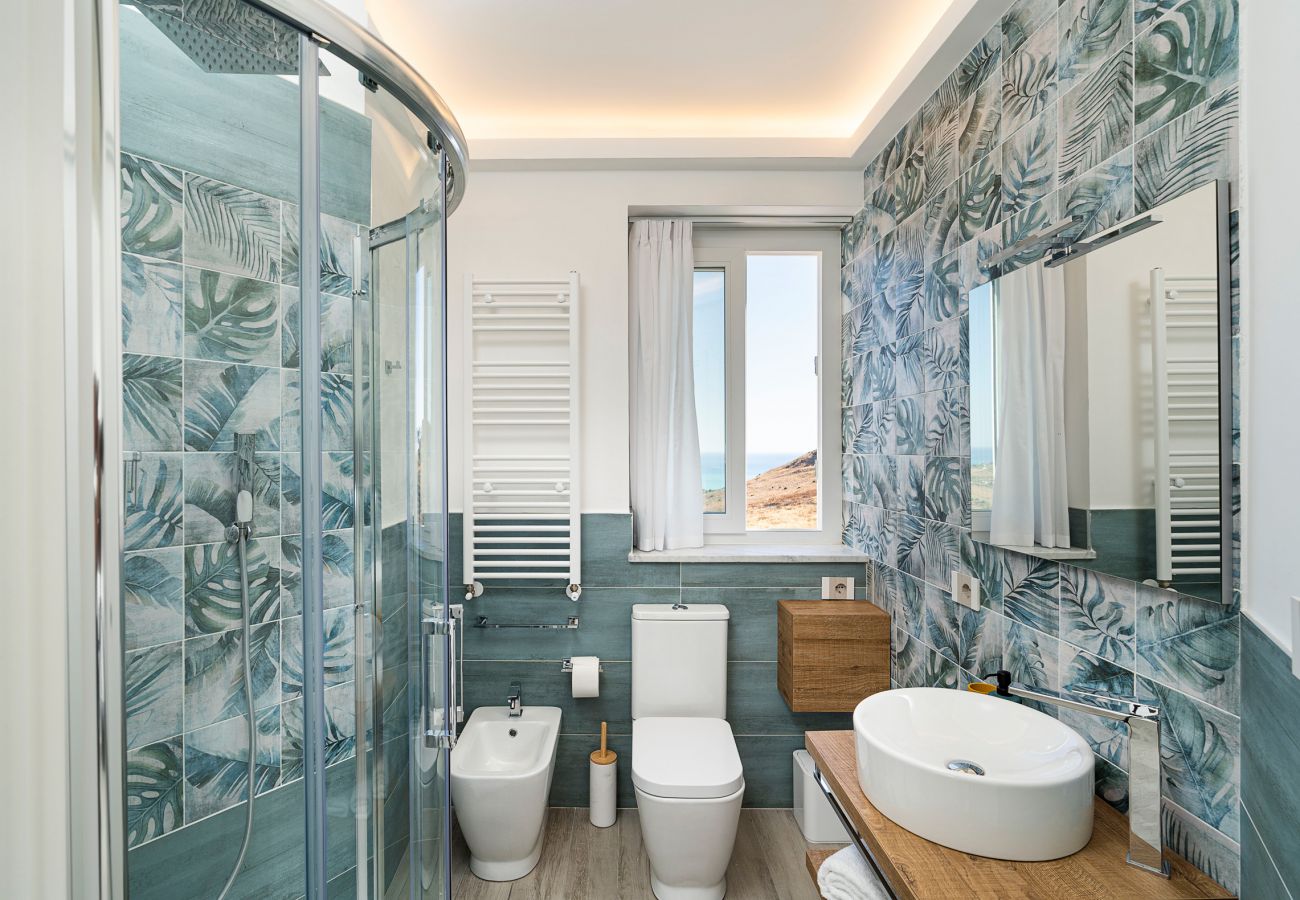 Villa a Montallegro - Splendida villa con piscina e vista mare a Bovo Marina