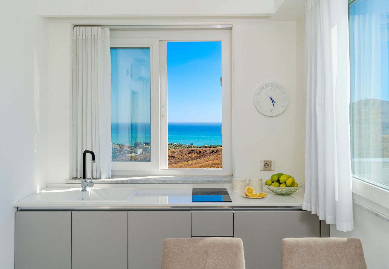 Villa a Montallegro - Splendida villa con piscina e vista mare a Bovo Marina