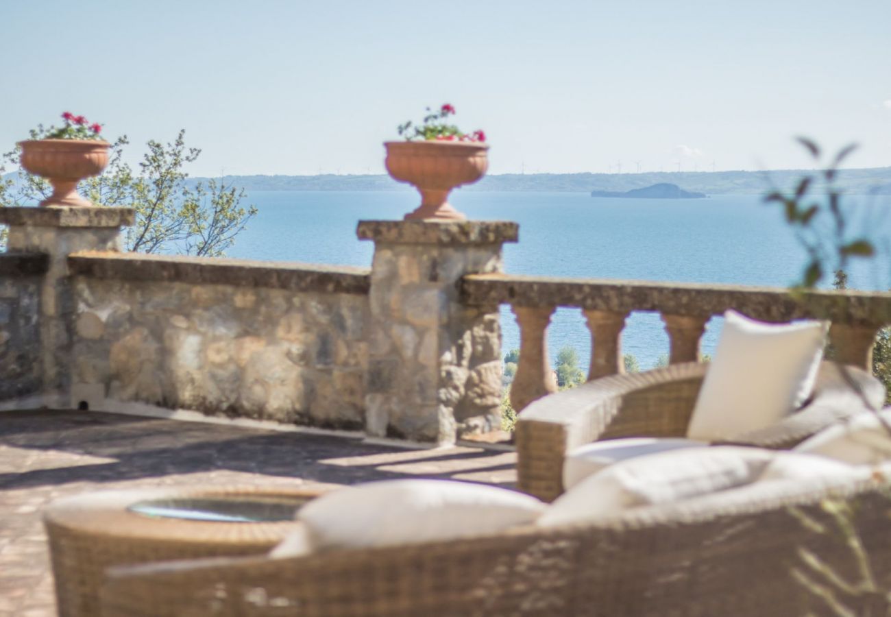 Appartamento a Bolsena - Il Casale del Sughereto - appartamento in villa da sogno con piscina