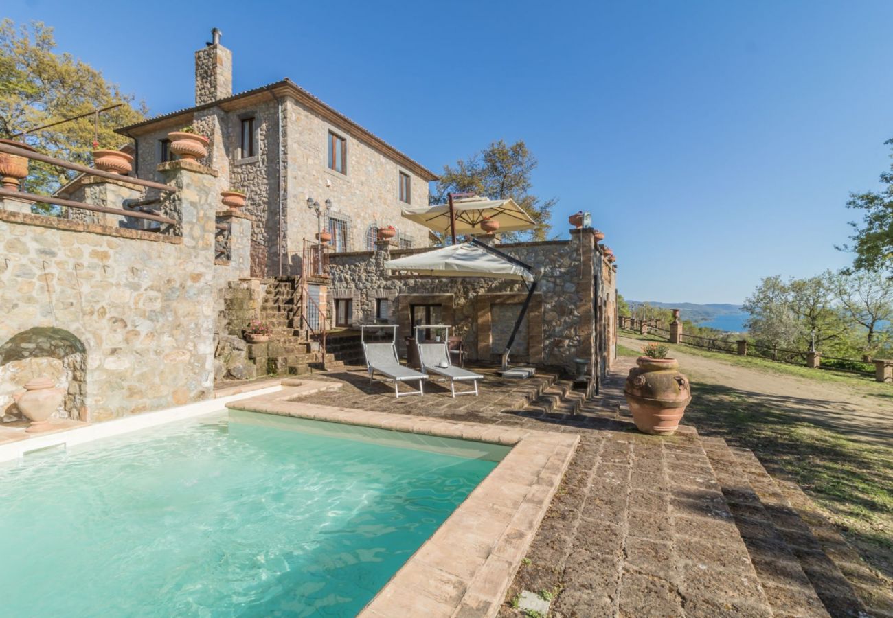 Appartamento a Bolsena - Il Casale del Sughereto - appartamento in villa da sogno con piscina
