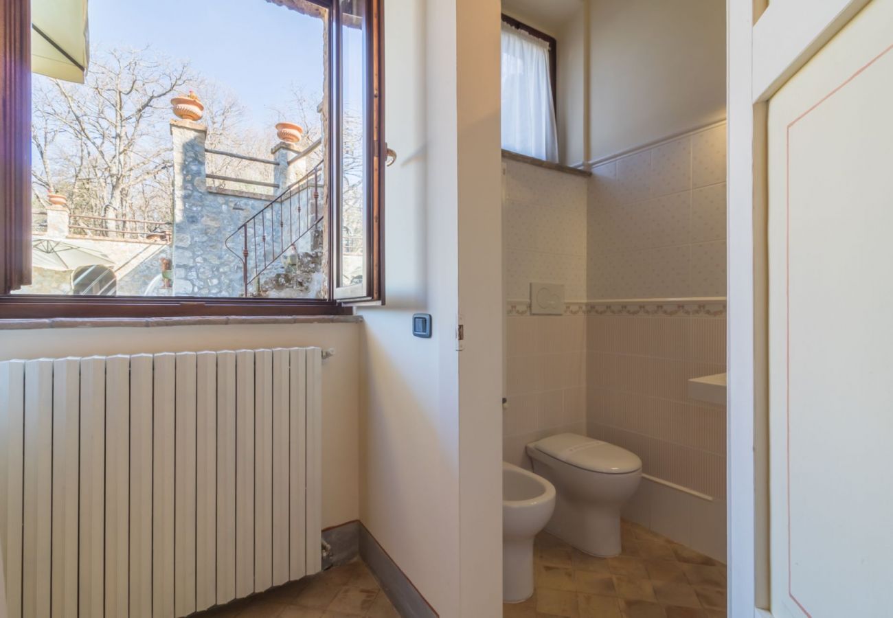 Appartamento a Bolsena - Il Casale del Sughereto - appartamento in villa da sogno con piscina