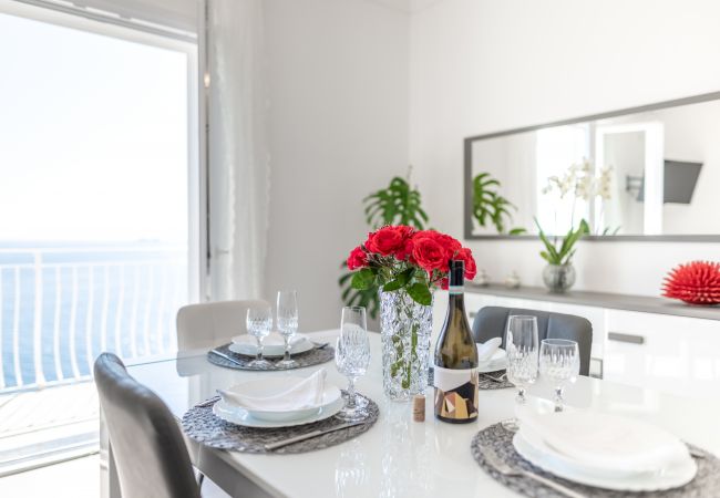 Casa a Praiano - Casa Clara - Casa Moderna con vista Mozzafiato su Capri e Positano Casa a Praiano - Casa Clara - Casa Moderna con vista Mozzafiato su Capri e Positano