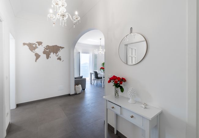 Casa a Praiano - Casa Clara - Casa Moderna con vista Mozzafiato su Capri e Positano Casa a Praiano - Casa Clara - Casa Moderna con vista Mozzafiato su Capri e Positano