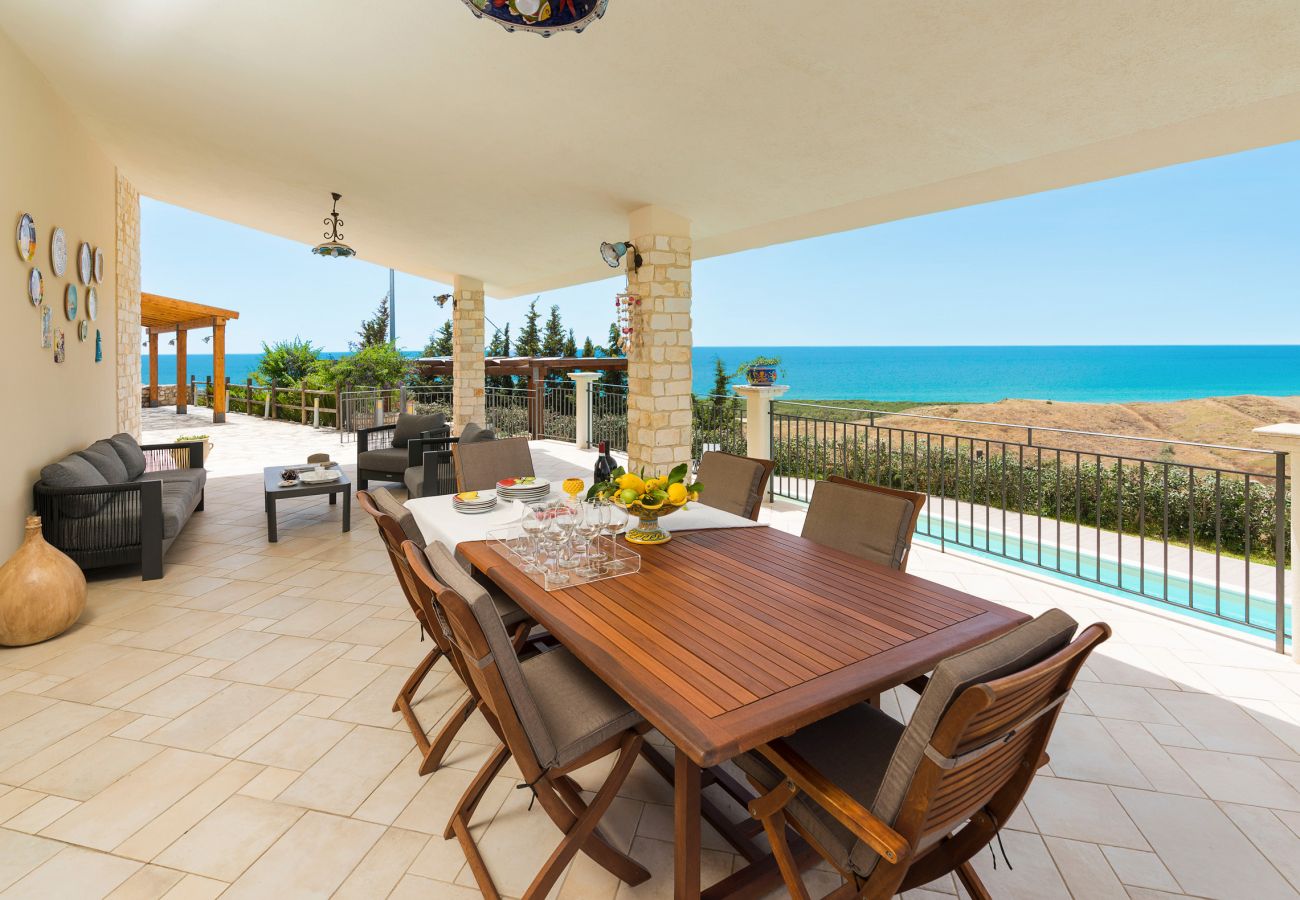 Villa a Montallegro - Villa con piscina, mare a piedi, Bovo Marina