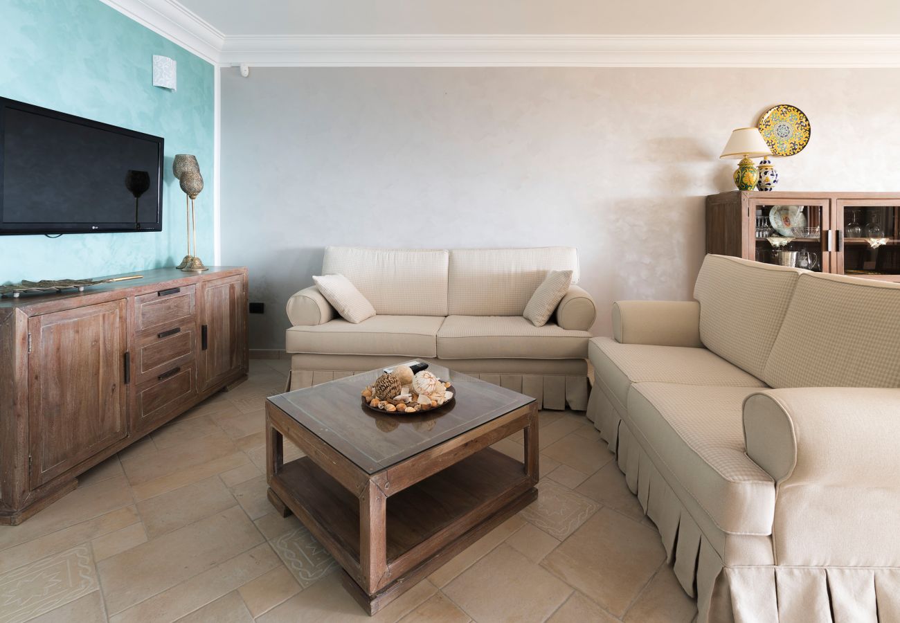 Villa a Montallegro - Villa con piscina, mare a piedi, Bovo Marina