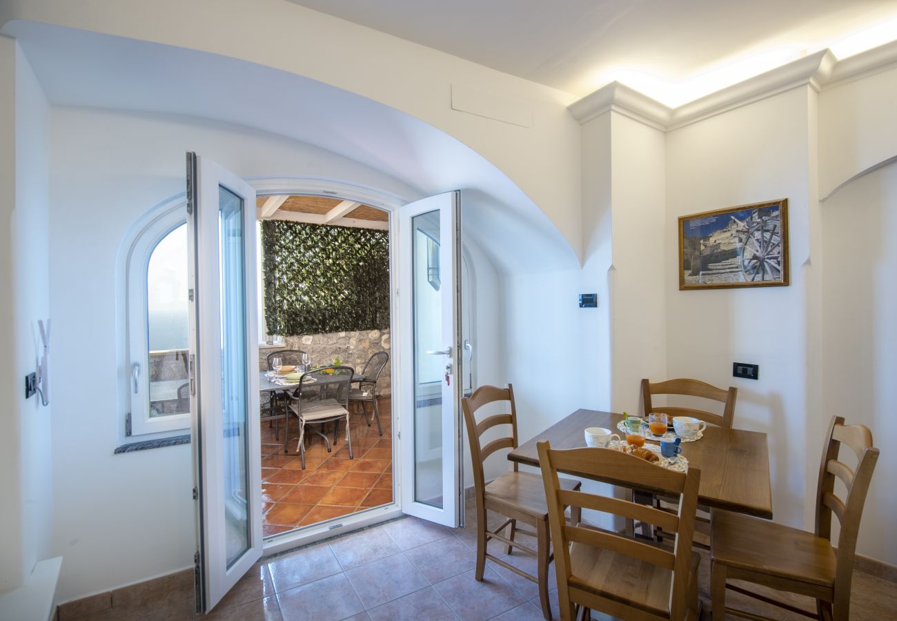 Casa a Praiano - Casa Il Riccio - Casa con giardino e panorama mozzafiato