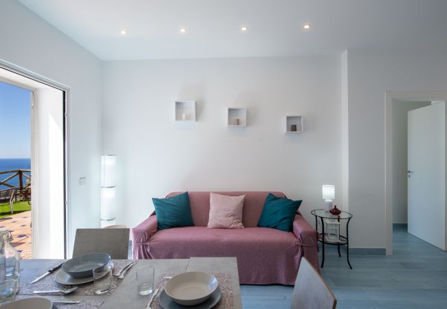 Casa a Praiano - Villa Euriclea - L'eleganza mediterranea nel cuore di Praiano Casa a Praiano - Villa Euriclea - L'eleganza mediterranea nel cuore di Praiano