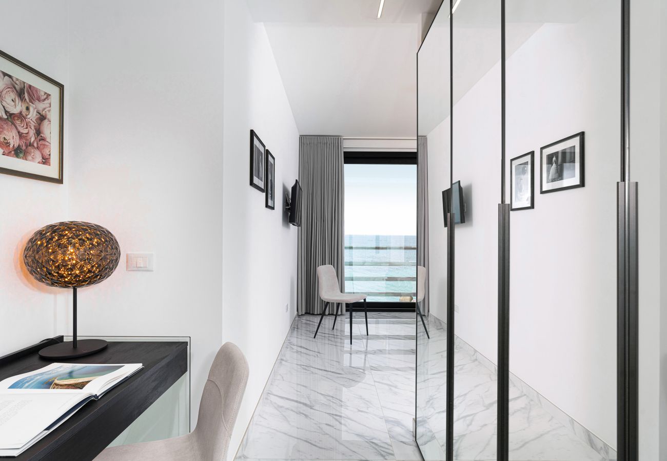 Villa a Noto - Splendida villa con jacuzzi e vista mare a Lido di Noto