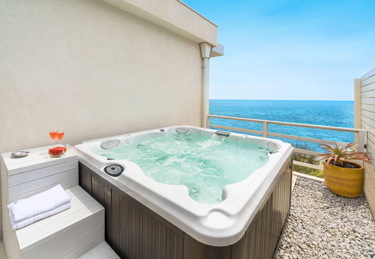 Villa a Noto - Splendida villa con jacuzzi e vista mare a Lido di Noto