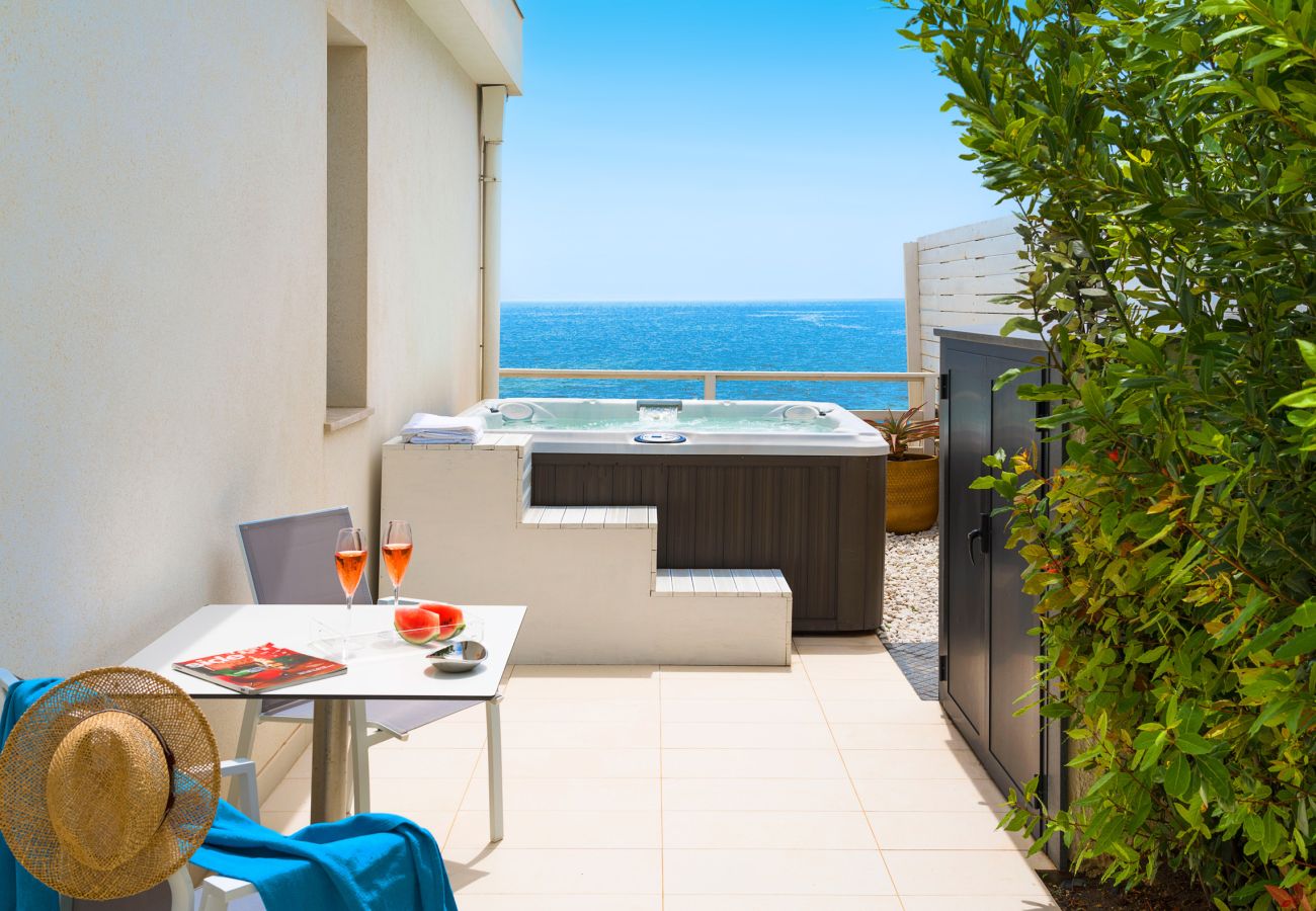Villa a Noto - Splendida villa con jacuzzi e vista mare a Lido di Noto