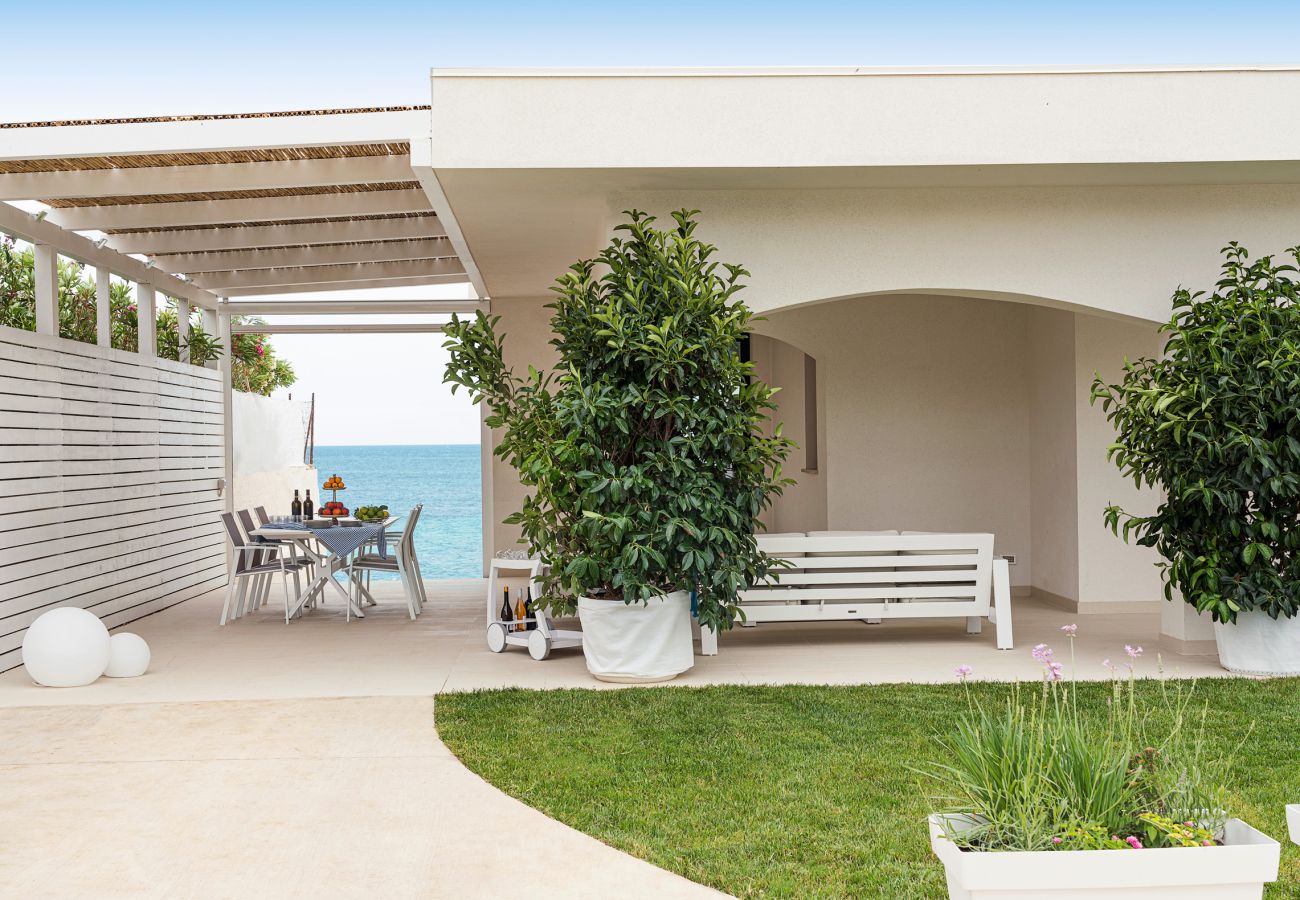Villa a Noto - Splendida villa con jacuzzi e vista mare a Lido di Noto