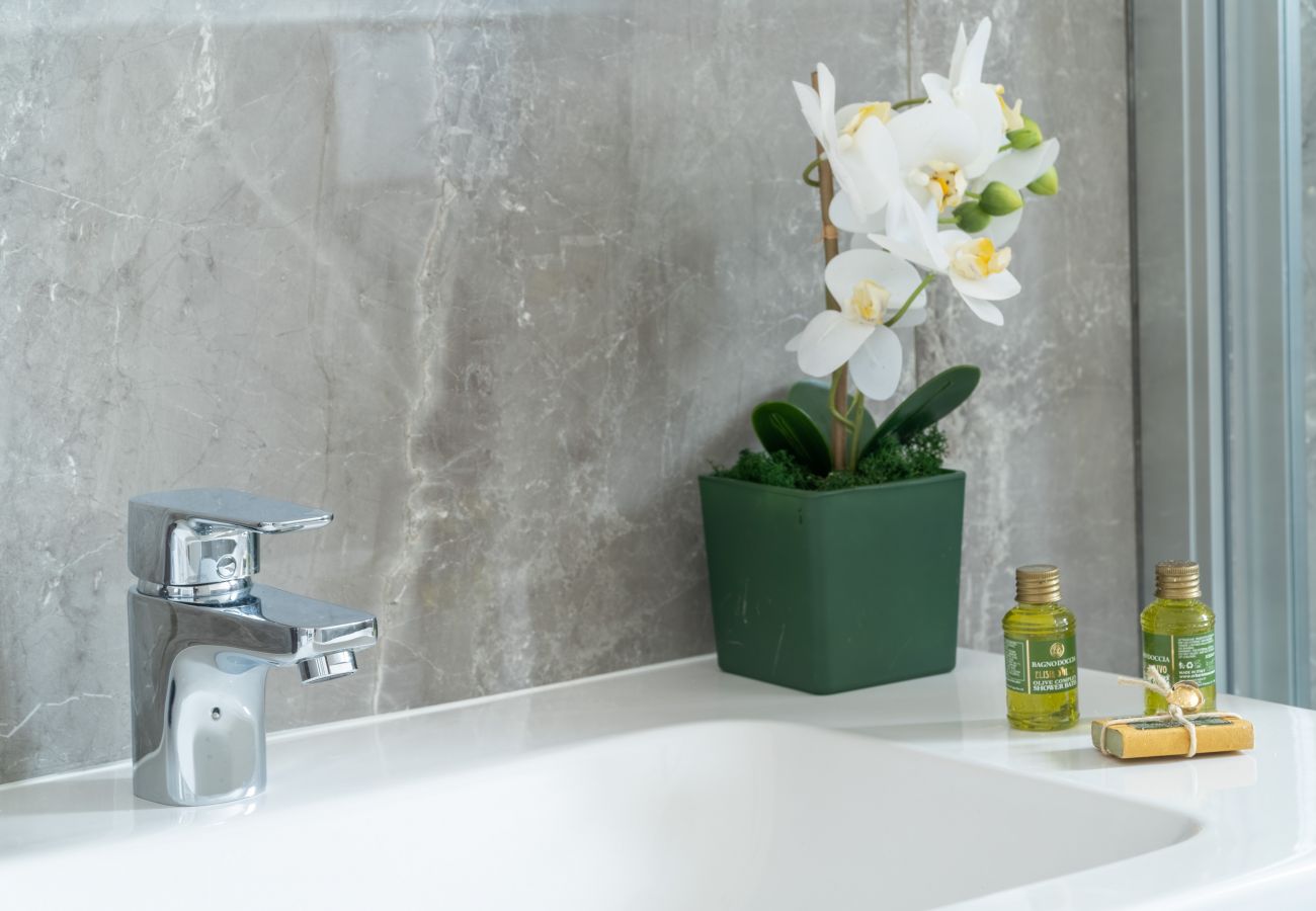 Appartamento a Santa Croce - Bright Apartment on Venetian Roofs R&R