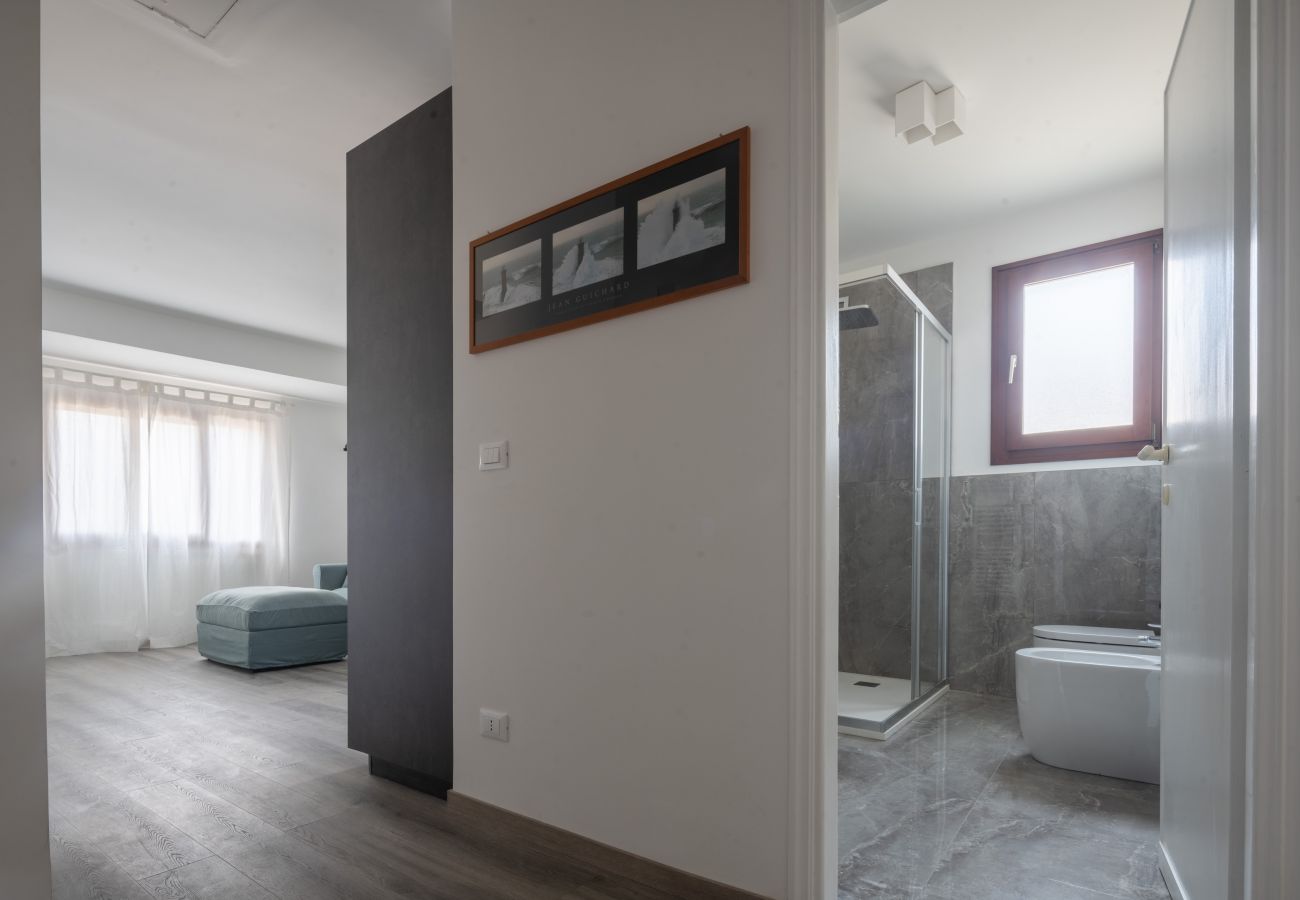 Appartamento a Santa Croce - Bright Apartment on Venetian Roofs R&R
