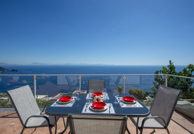 Casa a Praiano - La Dimora di Euribia - Sospesa tra cielo e mare 