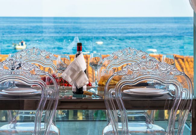 Appartamento a Letojanni - Appartamento con terrazza fronte mare a Letojanni Appartamento a Letojanni - Appartamento con terrazza fronte mare a Letojanni