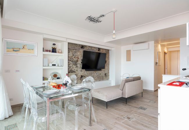 Appartamento a Letojanni - Appartamento con terrazza fronte mare a Letojanni Appartamento a Letojanni - Appartamento con terrazza fronte mare a Letojanni