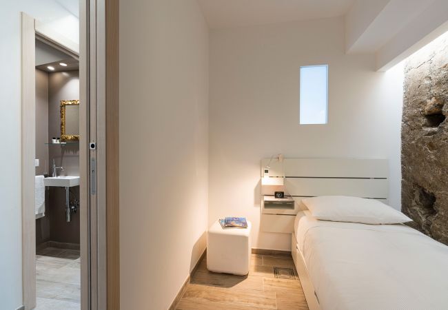 Appartamento a Letojanni - Appartamento con terrazza fronte mare a Letojanni Appartamento a Letojanni - Appartamento con terrazza fronte mare a Letojanni