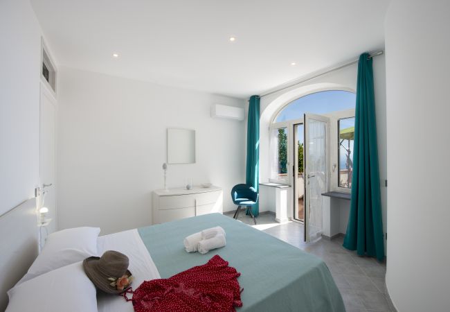 Villa a Praiano - Villa Ecuba - Villa per gruppi in posizione strategica Villa a Praiano - Villa Ecuba - Villa per gruppi in posizione strategica