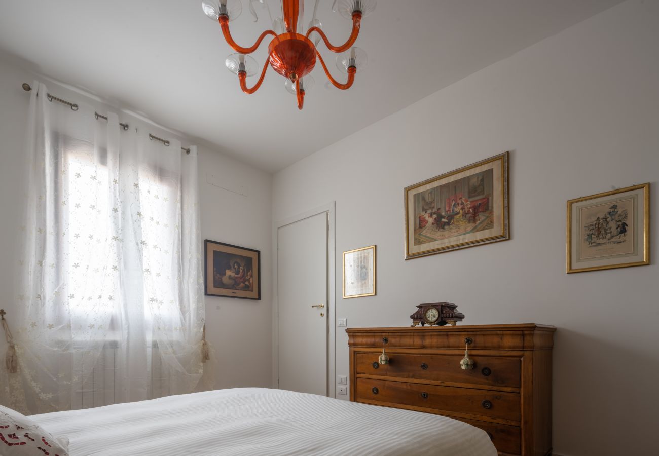 Appartamento a Venezia - Tiepolo Apartment in the Biennale District R&R