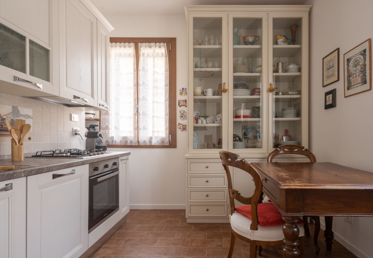 Appartamento a Venezia - Tiepolo Apartment in the Biennale District R&R