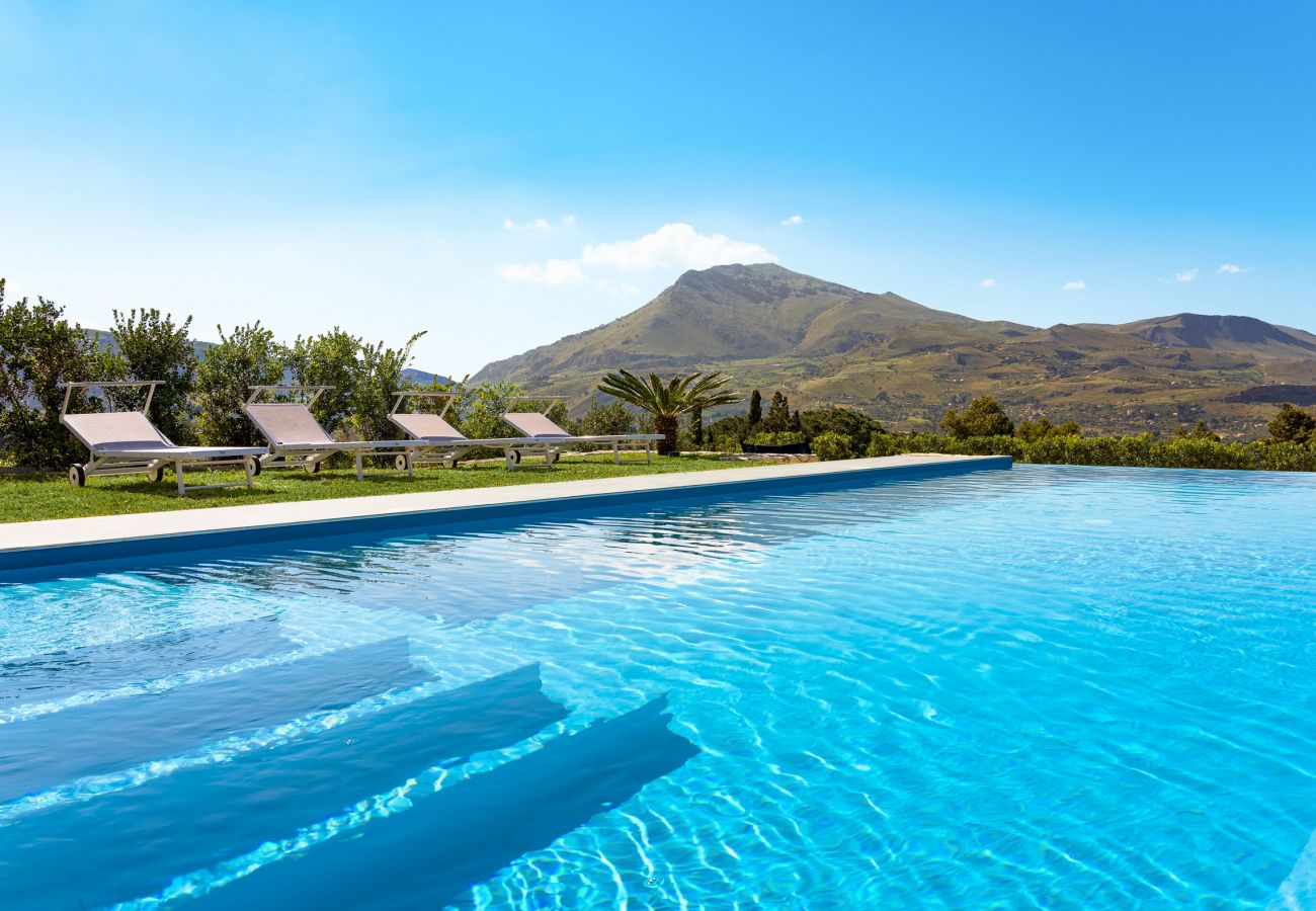 Villa a Castellammare del Golfo - Fantastica villa con piscina e vista mare, Castellammare del Golfo