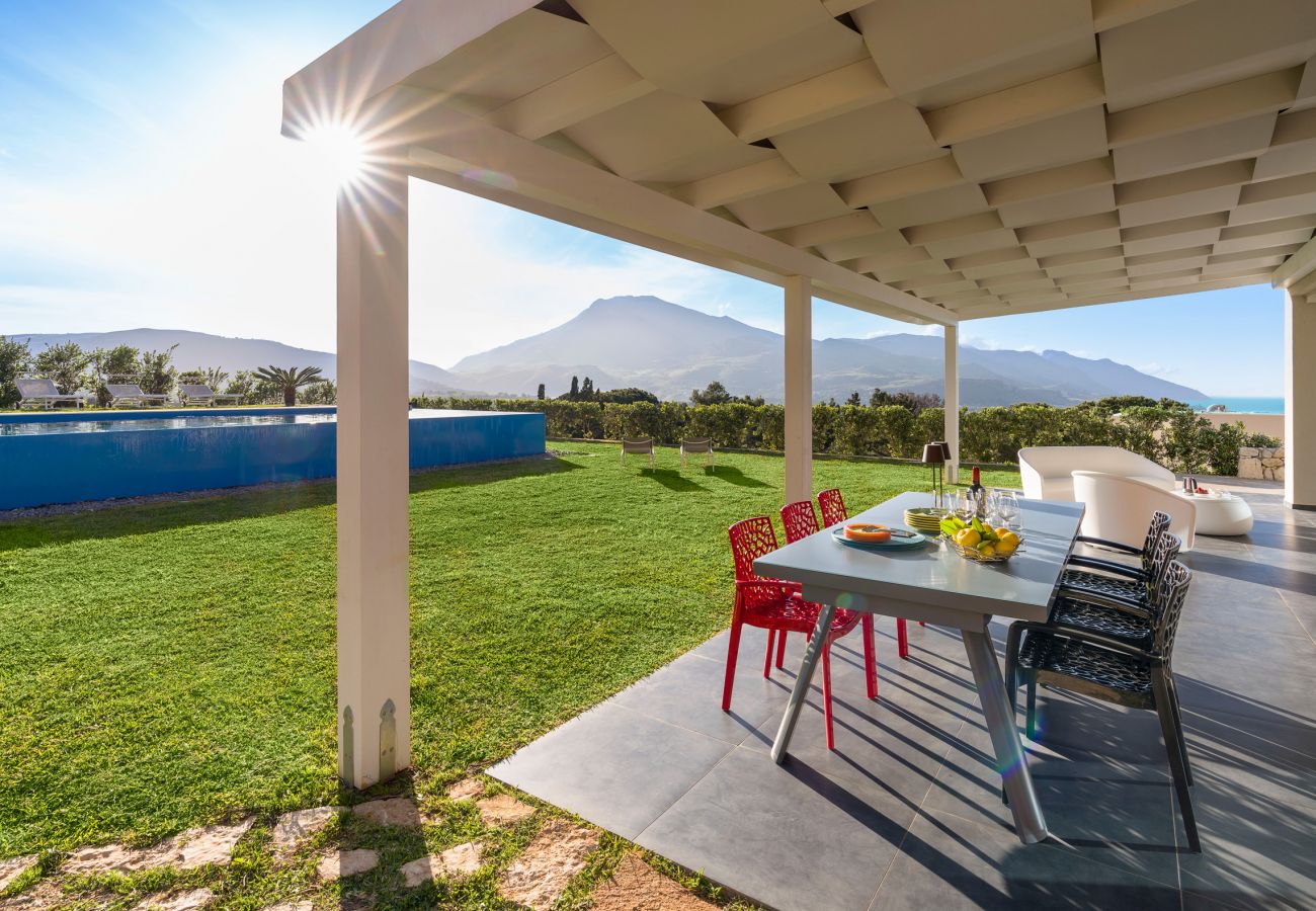 Villa a Castellammare del Golfo - Fantastica villa con piscina e vista mare, Castellammare del Golfo