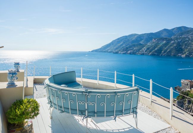 Villa a Maiori - Luxury Villa Vittoria- Villa con giardino, piscina e jacuzzi vista mare  Villa a Maiori - Luxury Villa Vittoria- Villa con giardino, piscina e jacuzzi vista mare