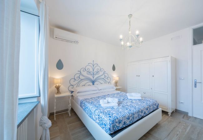Villa a Maiori - Luxury Villa Vittoria- Villa con giardino, piscina e jacuzzi vista mare  Villa a Maiori - Luxury Villa Vittoria- Villa con giardino, piscina e jacuzzi vista mare
