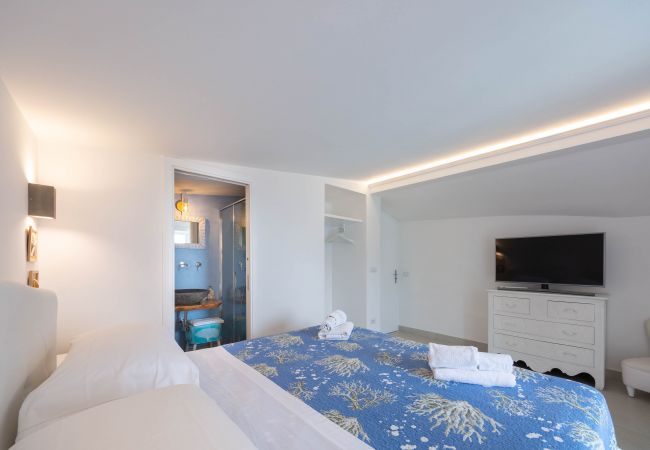 Villa a Maiori - Luxury Villa Vittoria- Villa con giardino, piscina e jacuzzi vista mare  Villa a Maiori - Luxury Villa Vittoria- Villa con giardino, piscina e jacuzzi vista mare