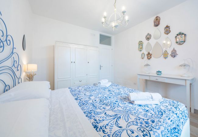 Villa a Maiori - Luxury Villa Vittoria- Villa con giardino, piscina e jacuzzi vista mare  Villa a Maiori - Luxury Villa Vittoria- Villa con giardino, piscina e jacuzzi vista mare