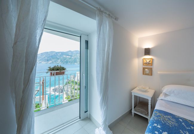 Villa a Maiori - Luxury Villa Vittoria- Villa con giardino, piscina e jacuzzi vista mare  Villa a Maiori - Luxury Villa Vittoria- Villa con giardino, piscina e jacuzzi vista mare