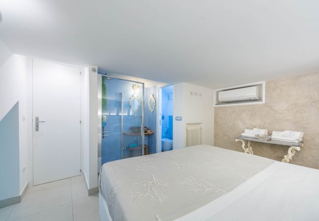 Villa a Maiori - Luxury Villa Vittoria- Villa con giardino, piscina e jacuzzi vista mare  Villa a Maiori - Luxury Villa Vittoria- Villa con giardino, piscina e jacuzzi vista mare