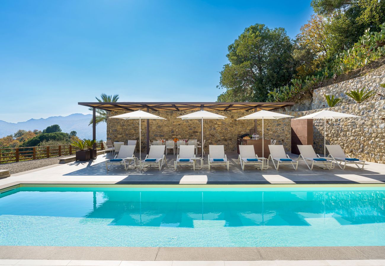 Villa a Savoca - Esclusiva villa con piscina a pochi KM da Taormina