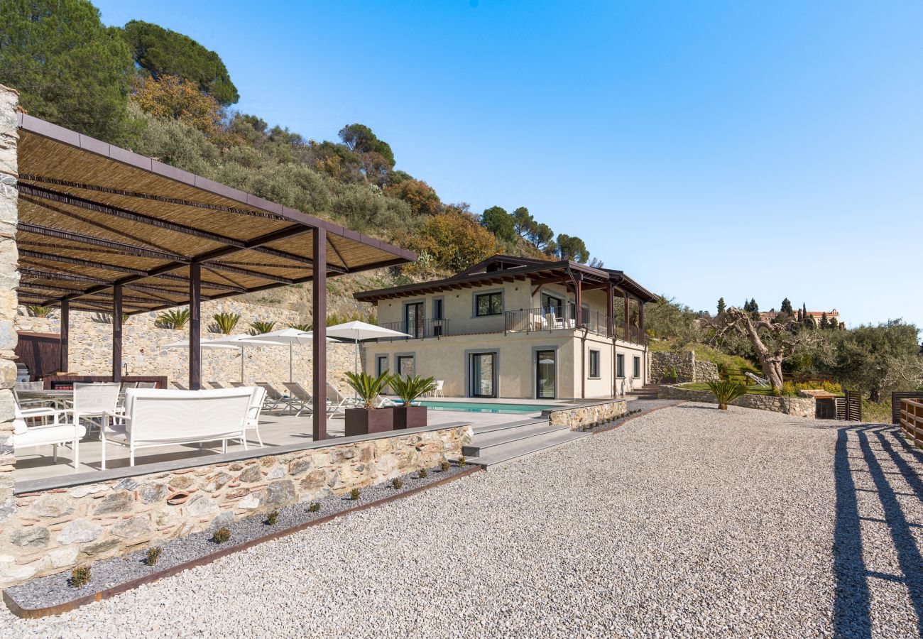 Villa a Savoca - Esclusiva villa con piscina a pochi KM da Taormina