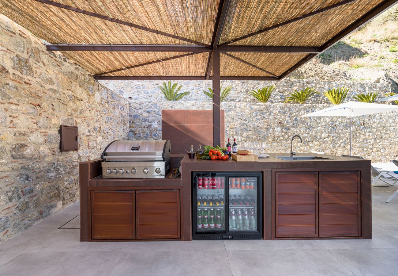 Villa a Savoca - Esclusiva villa con piscina a pochi KM da Taormina
