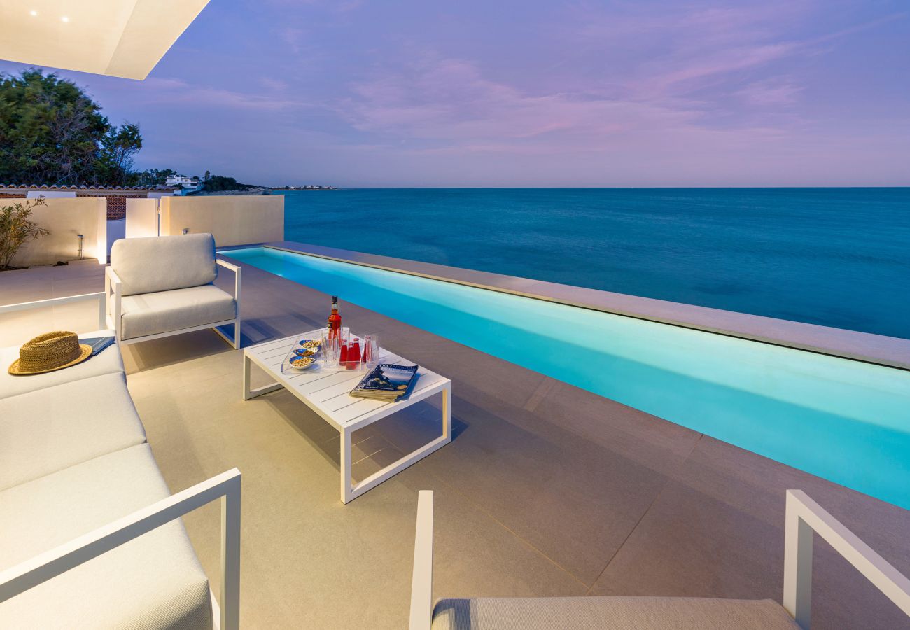 Villa a Noto - Villa di lusso con piscina fronte mare a Lido di Noto